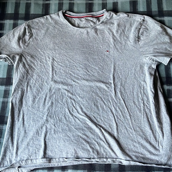 Tommy Hilfiger basic tees - Picture 4 of 4